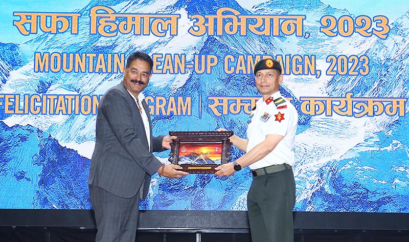 सूर्य नेपालले गर्‍यो सफा हिमाल कार्यक्रममा संलग्न ५२ जनालाई सम्मान